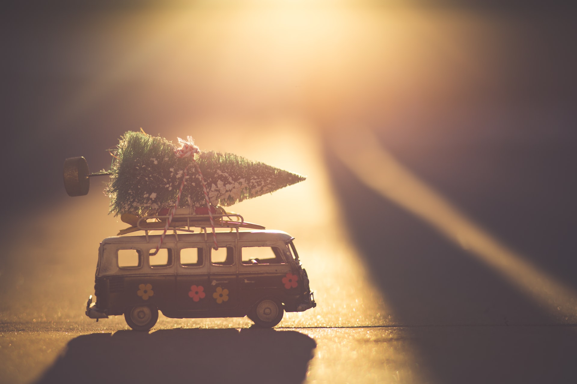 toy car with toy christmas tree